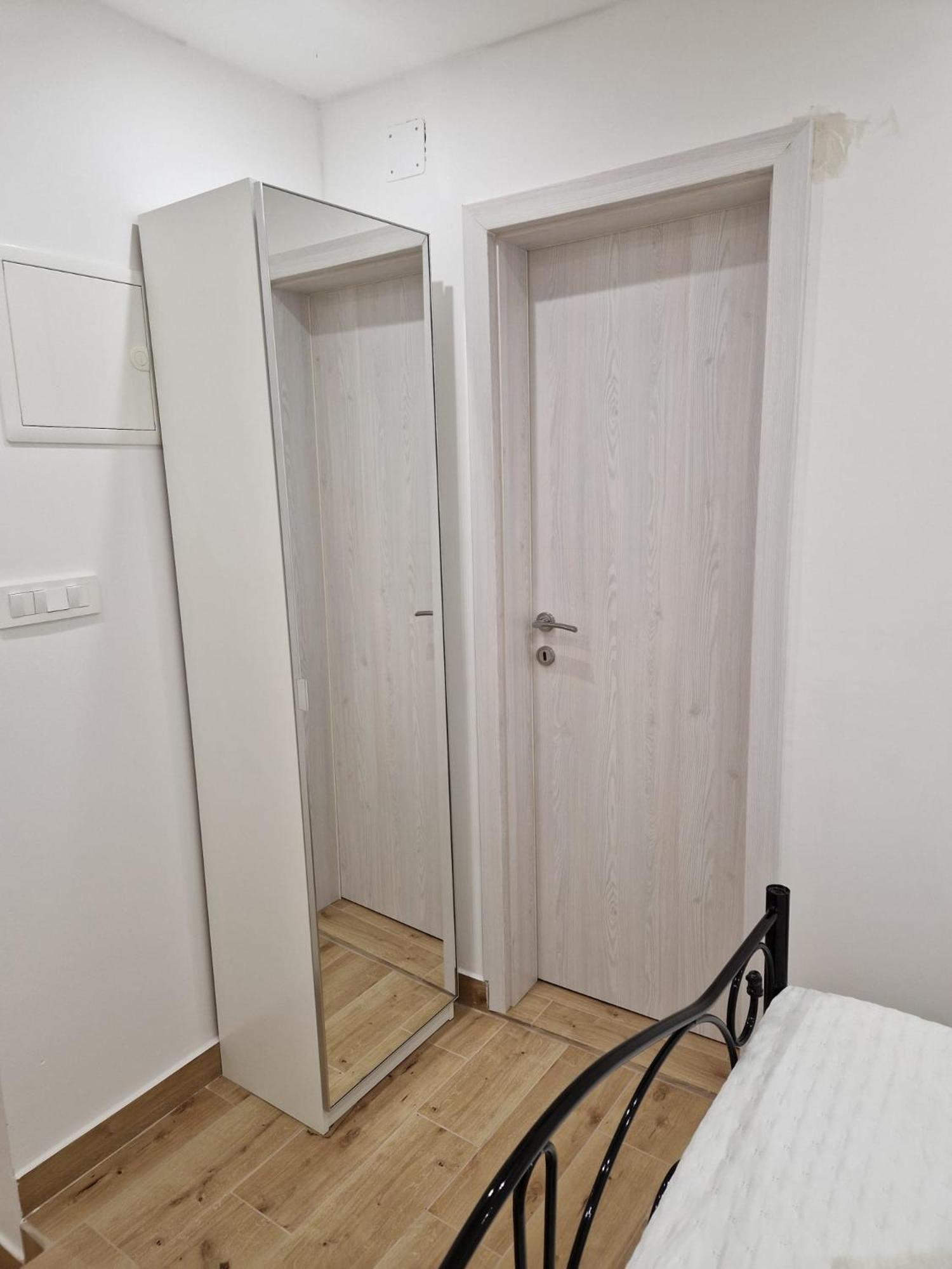 Small House Saint Michael 시베니크 외부 사진